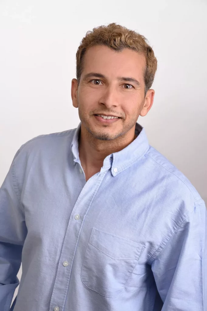 Gebäudereinigung Schwarzwald a man who is cleaner